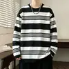 Nueva camiseta de manga larga para hombre estilo retro americano, perfecta para otoño e invierno, diseño versátil de rayas blancas y negras con estampado digital, también disponible para mujer