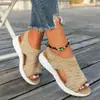 Sandalias populares de talla grande para mujer para comercio exterior, de moda europeas y americanas, con plataforma gruesa, bloques de color, tejido flyknit, punta abierta, sandalias de playa