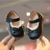 Zapatos Nuevos para Bebé y Niño Pequeño Primavera 2025 Estilo Coreano Zapatos de Princesa con Lazo para Niña 0-3 Años Zapatos Pequeños de Cuero Versátiles