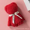 Toalha de urso de veludo coral presente de mão atacado loja de casamento loja atividades de impulso presente de inauguração presente de publicidade de casamento