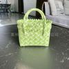 Suministro de Bolsas Tejidas de Plástico Coloridas, Bolsas Cuadradas Pequeñas de Mano, Cestas para Verduras, Cajas de Regalo para Niños, Bolsos de Mujer, Bolsos de Hombro para la Playa