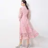Foto Real de um Vestido Romântico Estilo Francês com Bordado Floral Tridimensional, Gola Alta, Mangas Longas, Acinturado, Vestido Elegante e Emagrecedor de Corte A