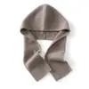 Gorro de cachemira para mujer 26 nuevo estilo otoño e invierno cálido protección contra el frío color liso tejido protección para los oídos cobertura para la cabeza bufanda perforada gorro