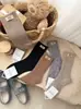 Accesorios de Invierno Estilo Nuevo Calcetines Largos Holgados de Cachemir de Doble Punto para Mujer Calcetines Largos Cálidos de Estilo Coreano Modernos con Etiquetas de Tela para Mujer