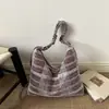 Bolso de hombro y bandolera elegante y moderno, bolso tote de nicho de gran capacidad, nuevo bolso de moda de verano 2026 para mujer