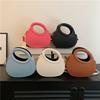 Bolso de Color Sólido con Diseño Nicho de Moda Bolso de Mujer 2023 Invierno Nuevo Bolso Rayado de Alta Textura Bolso Bandolera de un Solo Hombro