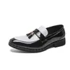 Sapatos masculinos de outono transfronteiriços, slip-on, com franja, bico fino, de couro, estilo britânico, mocassins formais e casuais para negócios, disponíveis em tamanhos grandes