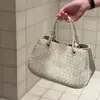 Bolso Tote Cesta Nuevo Estilo de Lujo de Nicho, Bolso Tejido de Gran Capacidad para Viajes de un Solo Hombro, Bolso de Mano Cruzado