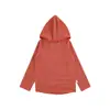 La nueva colección de otoño de Wuli Bu presenta una sudadera básica cómoda, agradable para la piel, informal y versátil con colores contrastantes