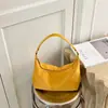 Bolsa de mão retrô transfronteiriça para o dia a dia, bolsa de ombro, bolsa de bolinho, novo modelo 2026, cor sólida, simples, bolsa de ombro e transversal de grande capacidade