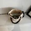 Nuevo bolso de mano ligero de nailon transfronterizo para mujer, estilo coreano y japonés, bolso de hombro de gran capacidad, bolso cruzado de moda para el día a día