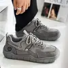 Tenis casuales transpirables de malla para hombre, con puntera ancha, adecuados para primavera y otoño, diseño moderno, suela gruesa, duraderos, antideslizantes y de corte bajo.
