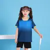 Nova Roupa Esportiva Traje de Badminton para Meninos e Meninas, Uniformes de Tênis de Mesa e Tênis de Secagem Rápida com Manga Curta, Uniformes de Vôlei com Números Impressos