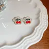 Aguja de Acero Aceite de Goteo de Diamante Pendientes de Cereza Chica Campesina Pendientes Lindos Dulce Fresco Estilo Chica Picante Pendientes Sentido del Diseño Nicho