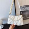 Bolso de mano de hombro versátil de verano 2025 para mujer de nicho, de alto valor, con pliegues de perlas y forma de nube