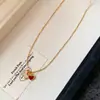 Colar de Pônei Vermelho Cravejado de Diamantes para o Ano de Nascimento, Corrente de Clavícula de Nicho de Luxo Leve, Acessório da Moda e Versátil para Mulheres com um Toque de Alto Padrão