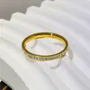 Anillo de Acero Inoxidable para Mujer Sin Decoloración Nicho Alta Gama Ins Versátil Joyería para Chica con Incrustaciones de Diamante Pulsera Transfronteriza