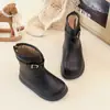 Botas de Neve Baixas Estilo Coreano para Meninas Botas Curtas Novo Estilo Inverno 2025 Botas Quentes de Algodão com Forro de Lã Botas de Neve Peludas de Uso Duplo