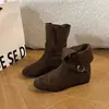 Botas de Salto Escondido Empilhadas com Fivela Estilo Coreano Femininas Outono/Inverno 2026 Botas Curtas Forradas com Camurça Confortáveis Retro Versáteis Botas da Moda