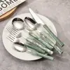 Faca e Garfo para Bife em Aço Inoxidável 304 com Acrílico para Uso Doméstico, Colher de Jantar Estilo Francês com Cabos Vermelho e Verde, Conjunto de Talheres Estilo Ocidental