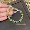 Pulsera Estilo Bosque Fresco Verde Oliva Nueva Colección Primavera/Verano 2026 con Exquisitos Accesorios de Cierre Brillantes para Mujer