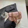Cadena en forma de diamante de lujo ligero de textura, bolso pequeño cuadrado de un solo hombro para mujer, nuevo de verano 2026, versátil, nicho, moderno, para el trabajo, bandolera