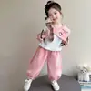 Traje para Niña Estilo Primavera/Otoño Chic Moderno 2026 Nuevo Sudadera de Dibujos Animados Casual para Bebé Niña Conjunto de Dos Piezas