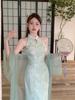 Toma Real de Nuevo Vestido Cheongsam Chino de Cuello Halter Doble Botonadura Cintura Entallada Adelgazante en Stock