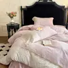 Conjunto de quatro peças de alta qualidade em veludo de bebê verde claro estilo francês com renda, capa de edredom em veludo de leite, roupa de cama quente de inverno
