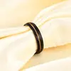 Anillo de Acero de Tungsteno de Moda Personalizado con Diseño Simple de Ranura Negra con Forma de Diamante de 4-6 mm en Oro de 18 Quilates, Nuevo Producto Transfronterizo Europeo y Americano, Venta al por Mayor para Hombres