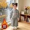 Conjunto infantil de outono com tema de gatinho doce, conjunto de moletom com gravata borboleta e calça pantalona para primavera e outono, roupas infantis de qualidade de exportação