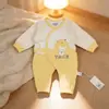 Macacão Borboleta para Recém-Nascido de Outono, Veludo Macio Sem Costura com Pézinho e Botões de Pressão Roupas para Bebê, Atacado Adequado para Recém-Nascidos