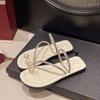 Zapatillas de Tanga de Perlas Populares en Internet para Mujer Verano Nuevo Plano Estilo Hada de Dedo Abierto Sandalias de Playa Suela Blanda Antideslizante