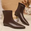 Novas botas skinny justas de bico fino para outono plus size 2026 botas Martin femininas retrô de baixa salto com zíper traseiro wish