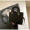 Bolsa de Mão Matelassada Texturizada de Alta Qualidade Bolsa Feminina 2025 Nova Moda Moderna Bolsa Princesa Diana Versátil Bolsa de Ombro Transversal