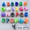 17 Colores Letra Acrílico Agujero Grande Color Profundo Agujero Pasante Cuentas Cadena para Teléfono Celular Cuentas DIY Colgante Hecho a Mano Accesorios