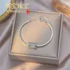 Pulsera de acero de titanio transfronteriza europea y americana nueva, no se decolora, para mujer, moderna, versátil, de alta gama, joyería de lujo ligero, no se decolora