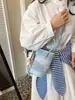 2026 Nueva Bolso Grande de Hombro Único a Cuadros Elegante para Commuter para Mujer, Bolso Tote Niche Lindo Retro de Gran Capacidad