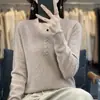 Nueva Camisa Básica de Manga Larga de Color Sólido, Holgada, con Cuello en V y Botones de Lazo, Informal y Elegante, para Usar con un Suéter de Punto