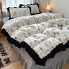 Conjunto de Quatro Peças de Roupão de Bebê e Mãe de Grau A, Alta Gramatura, Fleece de Leite com Renda Franzida, Cobertura de Cama de Flanela Espessa e Quente, Conjunto de Quatro Peças