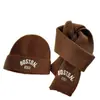 Conjunto de Gorro para Niños Otoño e Invierno Estilo Coreano Bordado con Letras Moderno Gorro para Bebé Bufanda Conjunto de Dos Piezas para Mantener Caliente