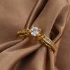 R0356 Anillo Geométrico de Cuatro Garras con Circonita de Lujo Ligero Europeo y Americano para Mujer Transfronterizo Nuevo Latón Chapado en Oro Anillo Sencillo Versátil