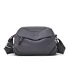 Bolsa Feminina Novo Estilo, Simples e Casual, Bolsa de Ombro de Nylon para Mulheres, Bolsa Transversal Leve e Moderna para Celular e Moedas para Uso Externo, Comércio Exterior