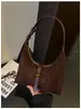 Bolsa de Veludo Camurçado Feminina 2026 Nova Outono Retrô Mesclado para o Dia a Dia Bolsa de Ombro Único Grande Capacidade Transversal Bolsa Bolinho