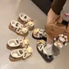 Zapatos de algodón cálidos para mujer con temática de gato de dibujos animados, nueva colección otoño/invierno 2026, con una suela cómoda y acolchada y un diseño de punta redonda, con cierres de velcro