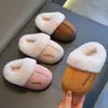Chinelos de algodão de inverno para crianças, para meninos e meninas, camurça felpuda e quentinha, sapatos de algodão grossos para pais e filhos, para crianças mais velhas
