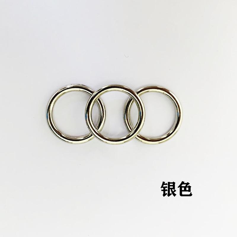 银色