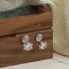Micro Incrustación Zircón Azul Copo de Nieve Lujo Ligero Alta Sensación Temperamento Atmosférico Super Brillante Estrella Clip para Oreja Sin Agujeros en las Orejas Pendientes Super Brillantes