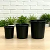 Fabricante de macetas de galón negro al por mayor, macetas redondas de plástico, macetas para plántulas, macetas de jardín de gran diámetro con agujeros para plantación en base