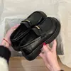 Mocasines populares de cuero suave estilo británico, nuevos zapatos slip-on otoño 2026 con suelas gruesas y puntera redonda, zapatos de vestir para mujer